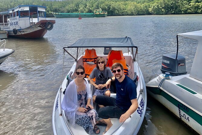 1-Day Can Gio Island-Mangrove Biosphere Reserve-Trekking - Vietnamese lunch, seafood, and tropical fruit