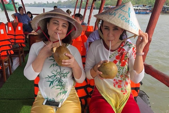 1-Day Mekong Delta Deluxe Tour: My Tho & Ben Tre (Max 10) - Vinh Trang Pagoda and its unusual mix of styles