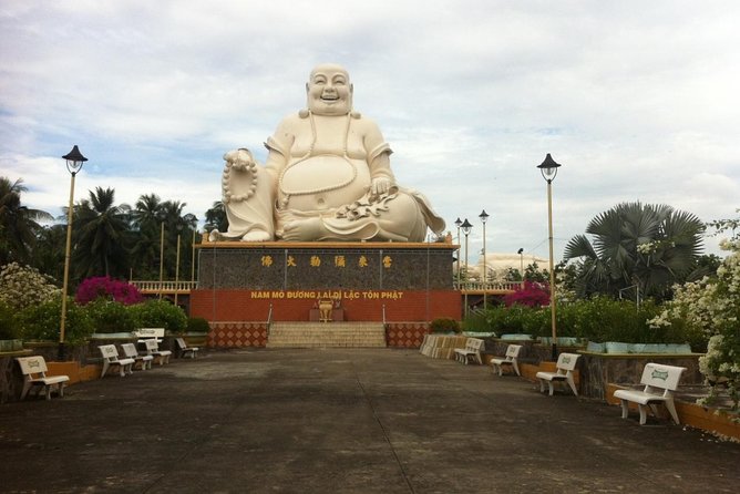 1-Day Mekong Delta Deluxe Tour: My Tho & Ben Tre (Max 10) - The narrow canal boat is the day’s signature ride