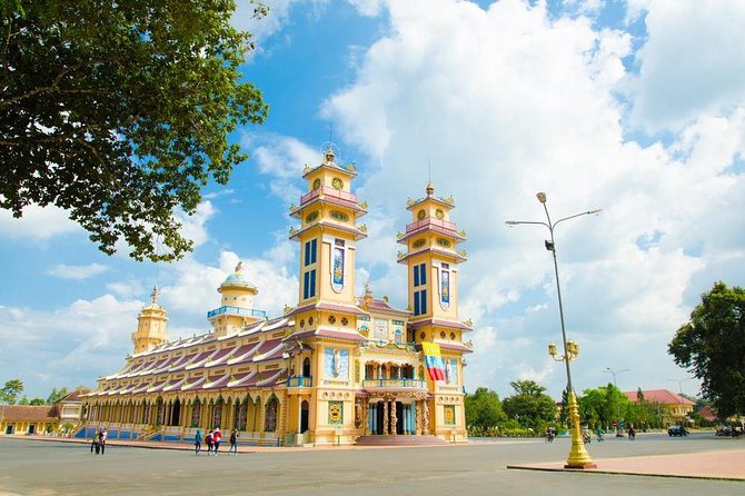 1-Day Tour of Black Virgin Mountain - Cao Dai Temple - Cu Chi Tunnels from HCMC - Lunch before the Cu Chi visit