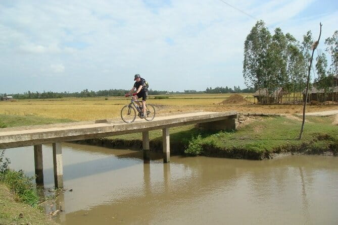 3 Days Cycling Mekong Delta - Day 2: Can Tho beside the rivers