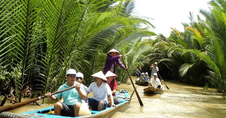 3 DAYS MEKONG DELTA - Farms, honey tea, and coconut candy in Ben Tre
