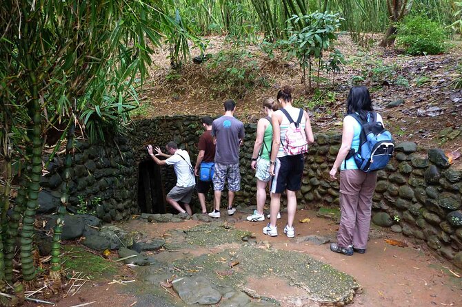 5-Day Best of Southern Vietnam: Cu Chi Tunnels & Mekong Delta - Day 1: Airport pickup and a Saigon River dinner