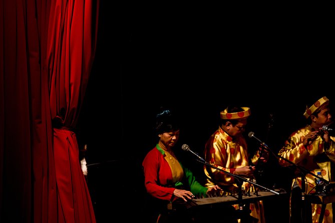 Authentic Vietnamese Dinner And Water Puppet Show - The best fit for families and couples