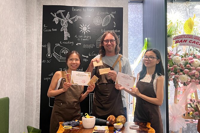 Bean to bar Chocolate Workshop in Ho Chi Minh City - Making and decorating your own bars
