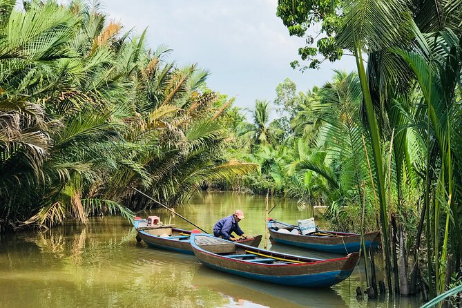 Ben Tre Mekong Zig Zag: Scooter, Sailboat, and Food (Full day) - The three-hour lunch and hammock break