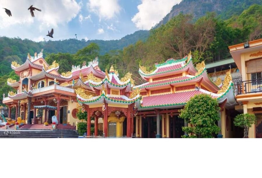 Black Virgin Moutain, Cu chi tunnels & Cao dai temple 1 day - Crawling through the Củ Chi tunnels