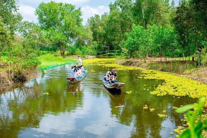 Can Tho Bike Tour in Mekong Delta - Coconut water and the value of a planned pause