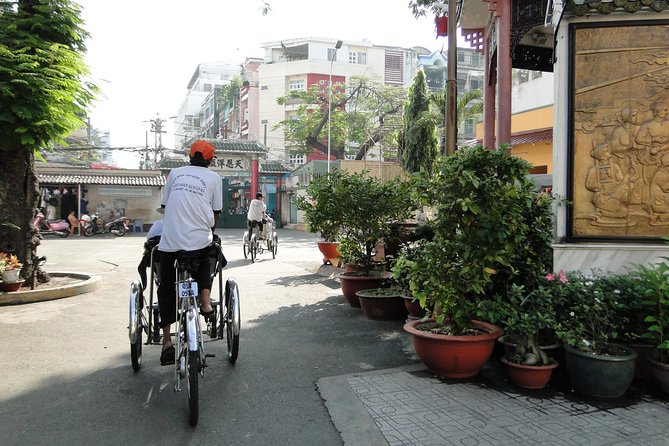 Chinatown Cyclo Journey Half-day Tour - Chinese medicine shops and the everyday side of Chợ Lớn