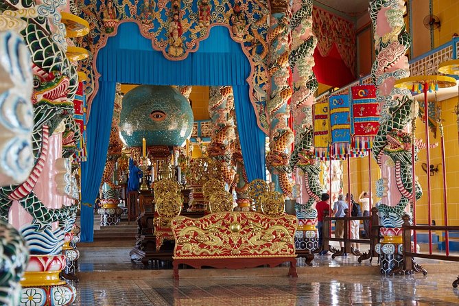 Chu Chi Tunnel With Cao Dai Temple Tour From Ho Chi Minh - Entering the Cu Chi Tunnel Network
