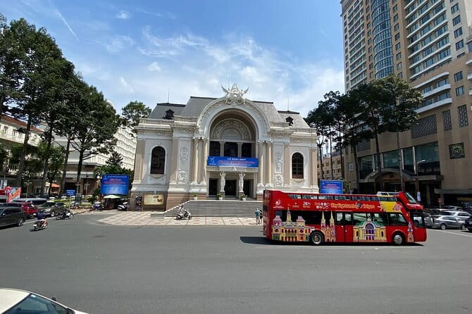 City Sightseeing Saigon Bus Tour - War Remnants Museum and Pham Ngu Lao