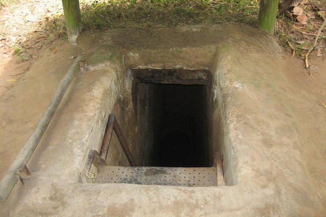Cu Chi Tunnels and Cao Dai Temple private tour full day - Timing, group size, and small practical details