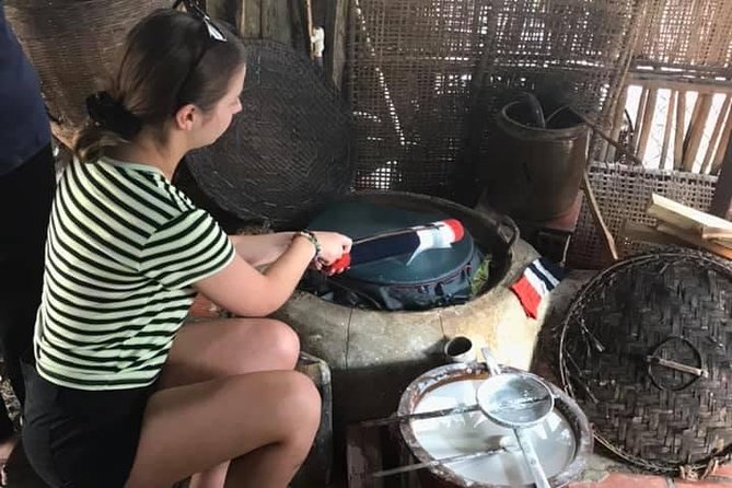 Cu Chi Tunnels and Mekong Delta 1 Day - The guide can shape the entire day