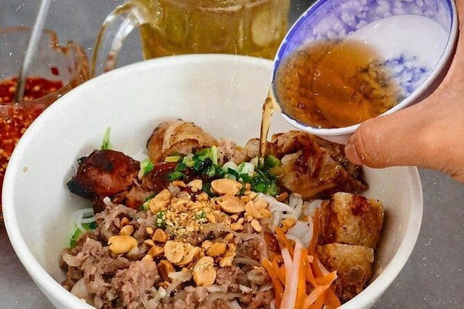 Discover Ho Chi Minh City’s Street Food & Hidden Life by Bicycle - Small alleys, markets, and apartment life