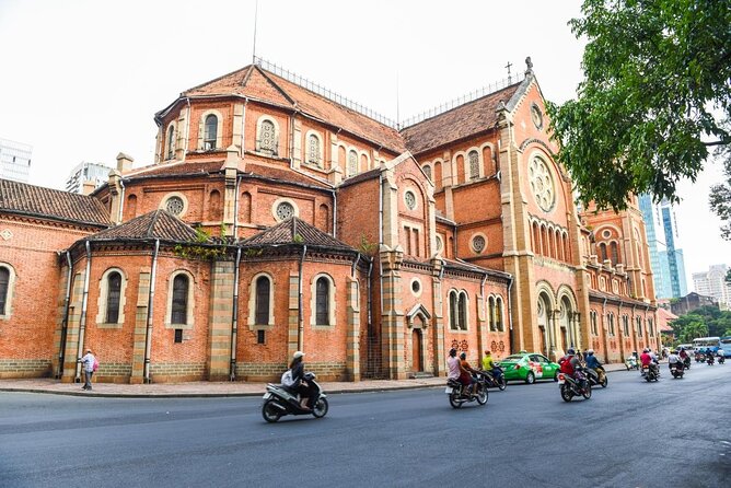 Discover Saigon Main Sights by Walking - Key points at a glance
