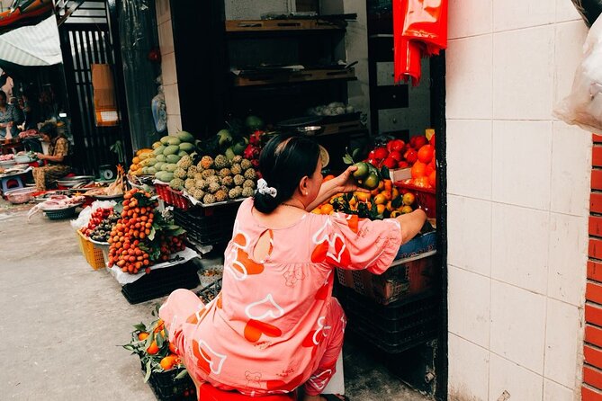 Early Riser Walk: Grandma Noodles, Cafe, Exotic Fruits & History - Ban Co Market, the More Local-Market Stop