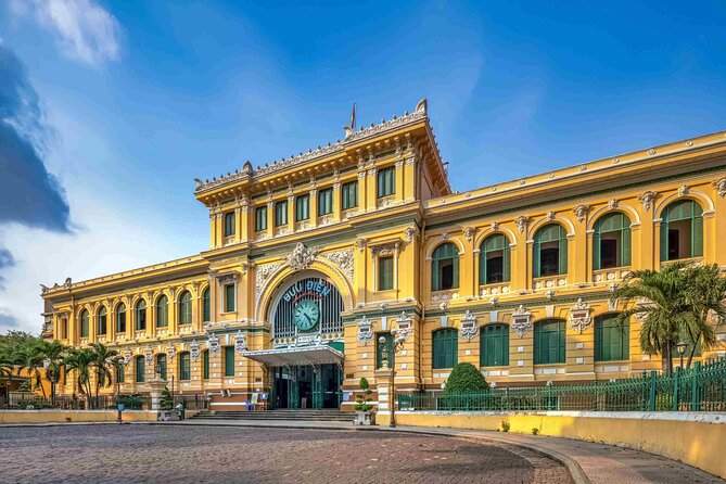 Essential Saigon Walking Tour: All Must-see - Opera House and the old image of the Pearl of the Far East