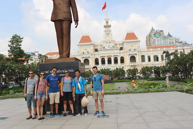 Explore Ho Chi Minh City Tour Half-day by Car - Ben Thanh Market for an hour of local commerce