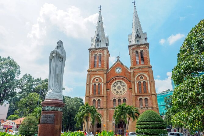 [Free E-sim] Half Day Guided Tour in Ho Chi Minh City - A quick look at Notre Dame Cathedral