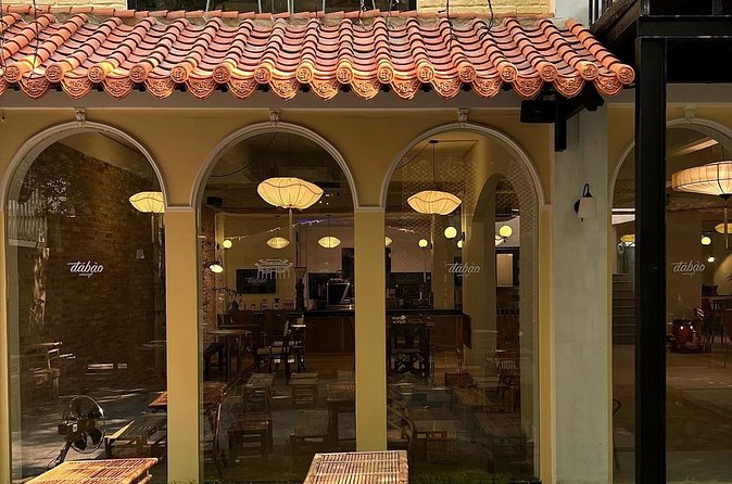 [Free E-sim] Half day Instagram Cafe Tour in Ho Chi Minh - How the guide affects the experience