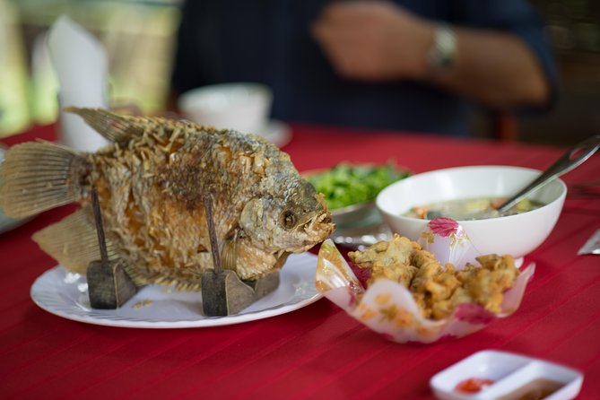 From HCM city: Private Mekong Delta - Ben Tre Full-Day Tour - Xe-loi or bicycle to lunch