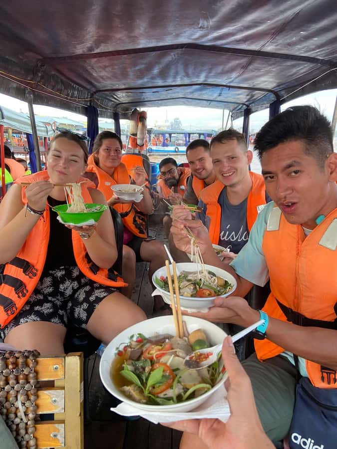 From HCM: Mekong Delta & Cai Rang Floating Market 2-Day Tour - Can Tho after dark