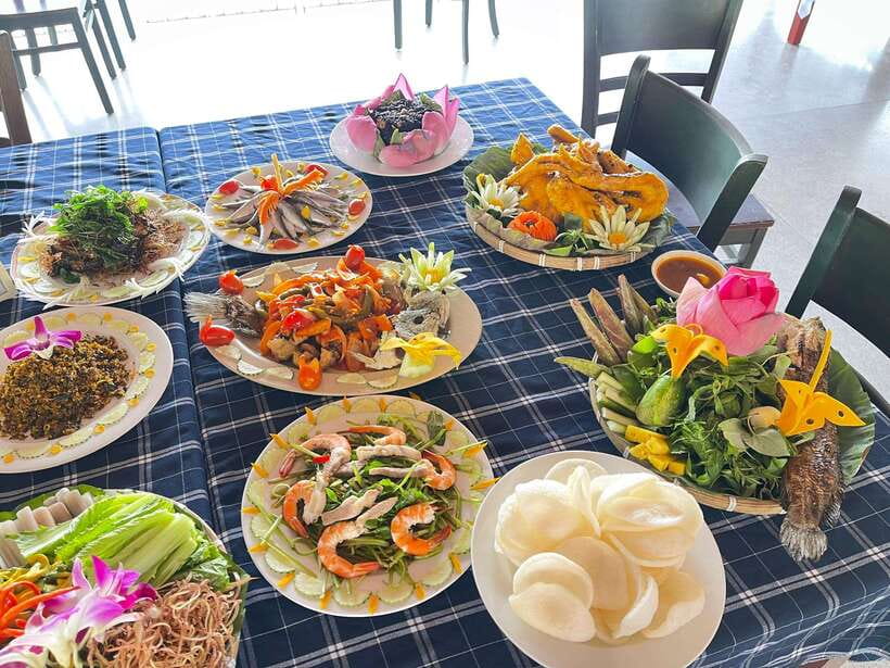 From Ho Chi Minh City: Tan Lap Floating Village Eco Day Tour - A market stop before the forest