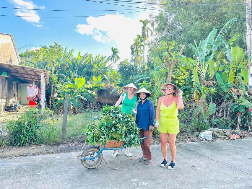 From Ho Chi Minh: Explore Mekong Delta & Vinh Trang Pagoda - Honey tea, lemon, and the bee farm
