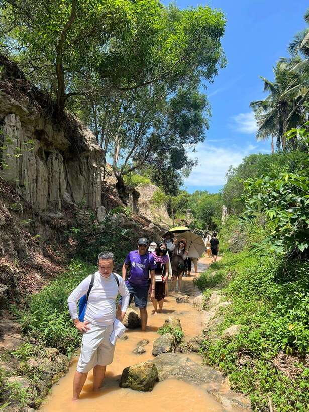 From Ho Chi Minh: Mui Ne daily tour (With Jeep Or ATV) - From District 1 to Mui Ne by expressway