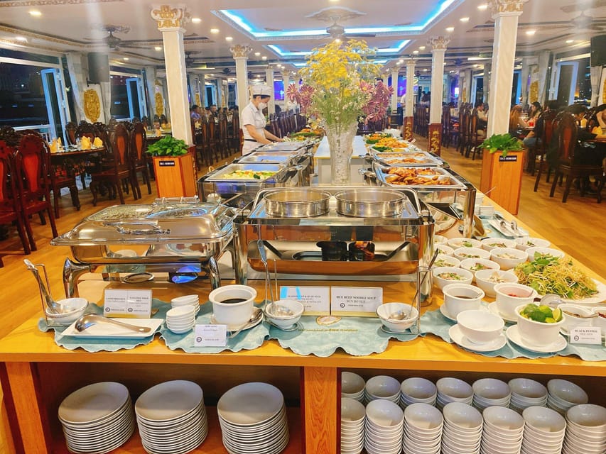 From Ho Chi Minh: Private Table Dinner on cruise Saigon - Music and the mood onboard