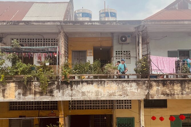Half Day Local Breakfast Tour in Ho Chi Minh - Phùng Hưng Market and 45 years of savory sticky rice