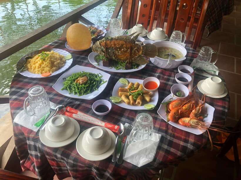 HCM: Mekong Delta Islands Boat & Tuk-Tuk Tour with Tastings - Honey tea, coconut candy, and Bánh Khọt