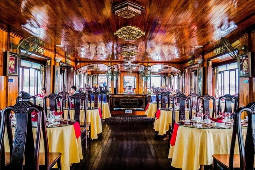 HCM: Night Experience Dinner Cruise on Saigon River - The optional scooter ride through central Ho Chi Minh City