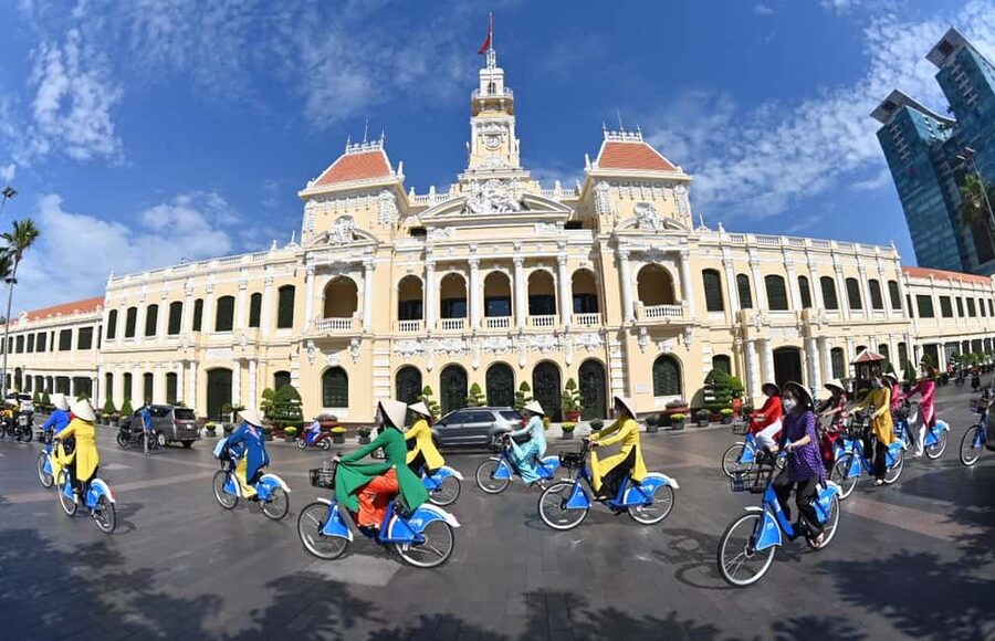 HCMC: Private or Group Sai Gon City Tour with Pickup - Saigon Central Post Office and Notre-Dame Basilica