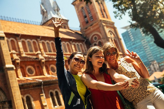 Highlights & Hidden Gems With Locals: Best of Ho Chi Minh City Private Tour - Saigon Opera House and the colonial center
