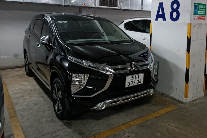 HO CHI MINH AIRPORT: CAR 7s PICK UP <-> HOTEL (one way transfer) - Finding the driver after a domestic arrival
