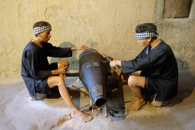 Ho Chi Minh: Best Seller of Cu Chi Tunnel & Mekong Delta Cruise - The road south and a Vietnamese lunch