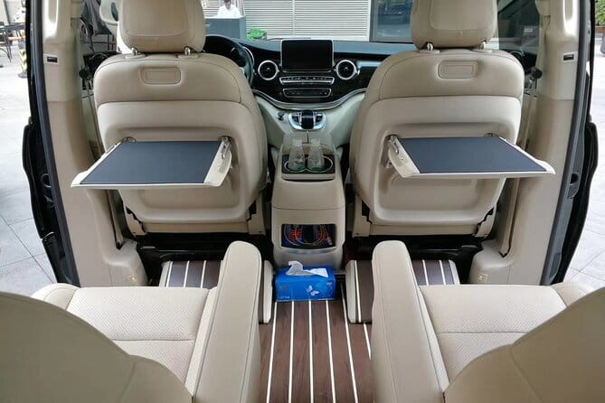 Ho Chi Minh City Airport Transfer - The airport handoff and luggage check
