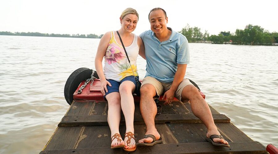 Ho Chi Minh City: Discover Mekong Delta & Coconut Village - The sampan ride through coconut canals