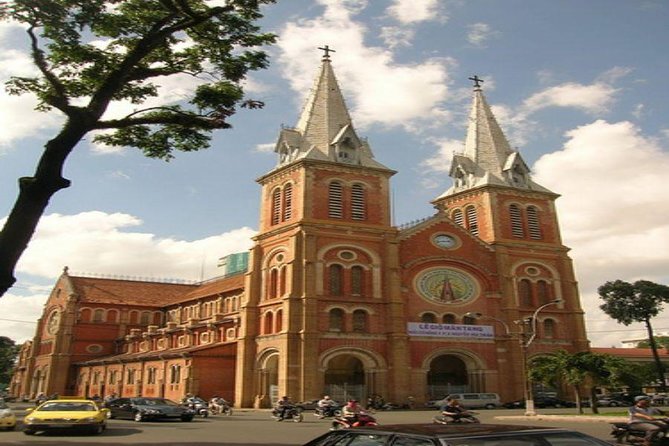 Ho Chi Minh City Half-Day Private Tour - What the private guide adds