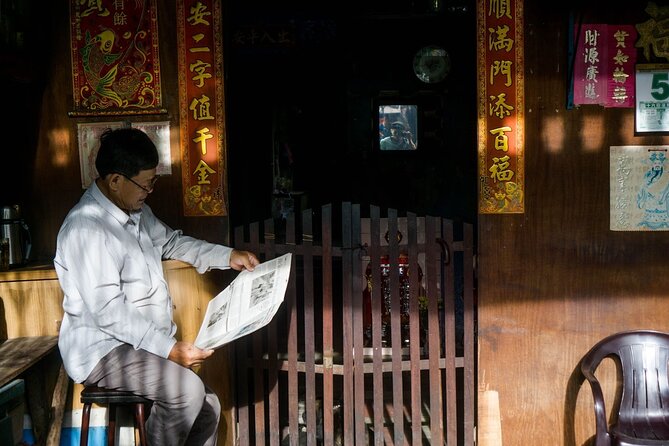 Ho Chi Minh City: Hidden Bunker & Vietnam War - Free Walking Tour - Pause at the Thích Quảng Đức Memorial