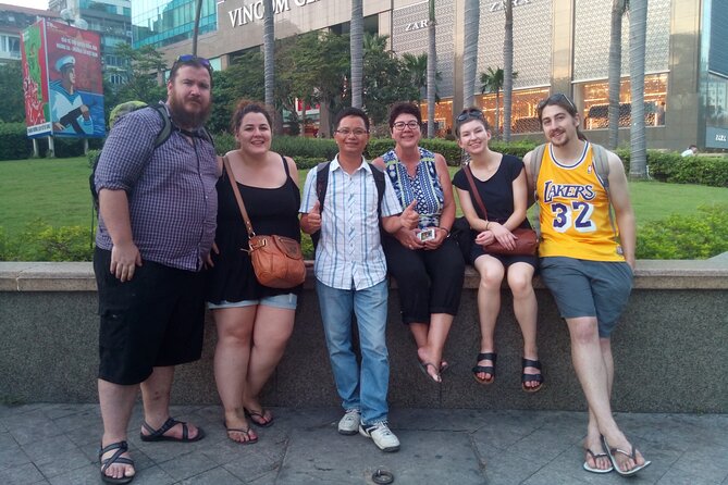 Ho Chi Minh City: Highlights & Hidden Gems - Free Walking Tour - Nguyen Hue Street and the famous cafe apartment
