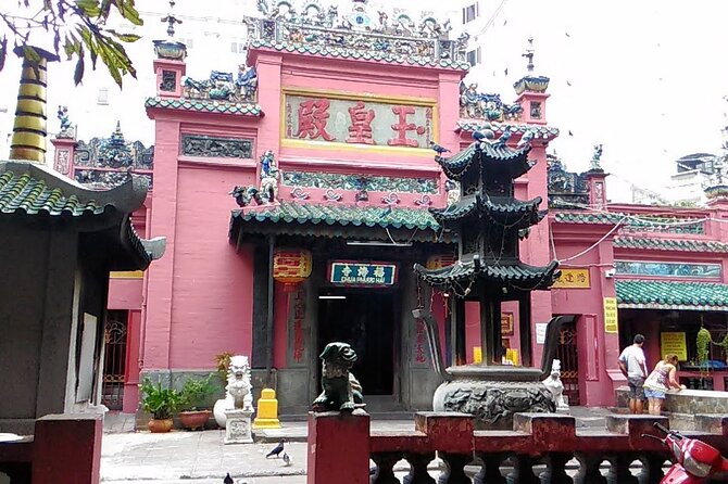 Ho Chi Minh City Highlights Tour - Jade Emperor Pagoda: the most personal and atmospheric stop