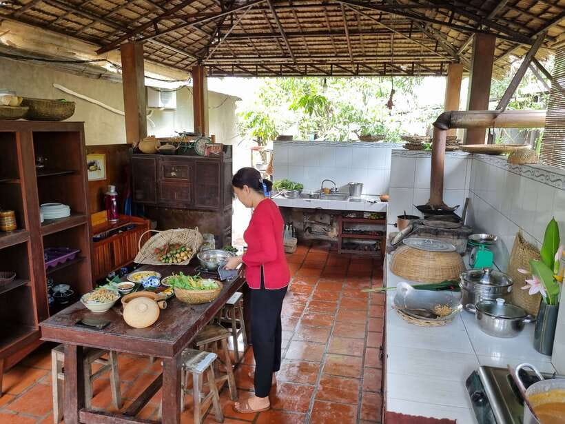 Ho Chi Minh City: Mekong Delta Day Trip with Lunch & Drinks - Hammock time before the city ride
