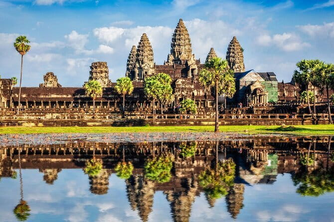 Ho Chi Minh City Private City Tour – History, Culture, Local Life - Nguyễn Thiện Thuật brings you closer to neighborhood life