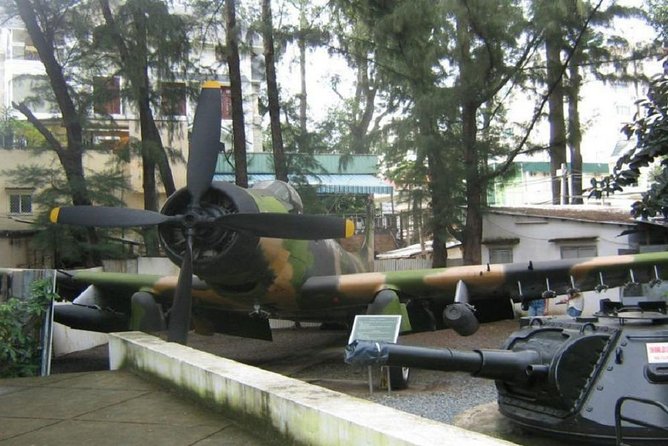 Ho Chi Minh City private full-day tour with Lunch included - The Independence Palace and the moment history changed
