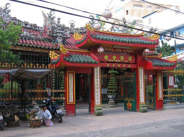Ho Chi Minh City private walking tours with young local volunteers - District 3: old cafes, war stories, and Saigon’s inside-out side
