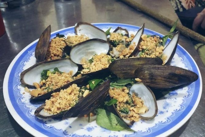 Ho Chi Minh City: Street Food Walking Tour with 12 Tastings - Drinks that show another side of the city