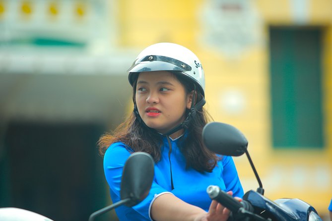 Ho Chi Minh City Tour by Motorbike with Female Riders | KissTour - From the Saigon Opera House into the city