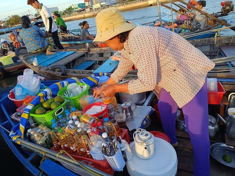 Ho Chi Minh: Group Cai Rang Floating Market 1 Day Tour - From Hu Tieu noodles to fresh pineapple